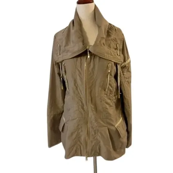 Venezia Milano Tan Rain Jacket with Zipper Pockets Gold Hardware - Picture 2 of 14